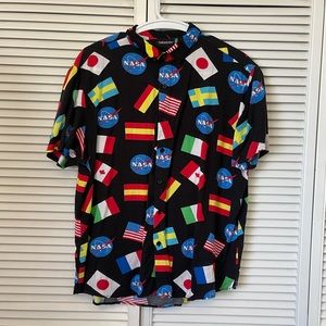 NWOT Chemistry NASA & Flags Button Up - Size L